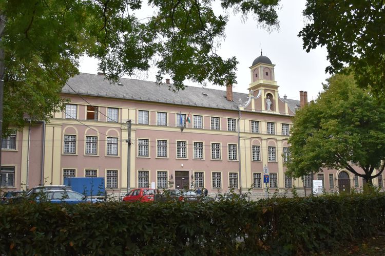 Egyedülálló lehetőségek – Tanulj az Apáczai Technikumban!